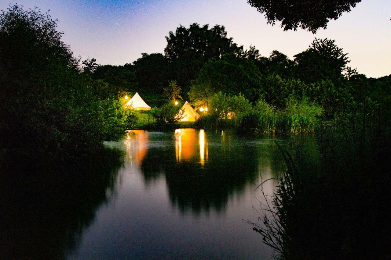 Lloyds Meadow Glamping Hotel Chester Exterior photo