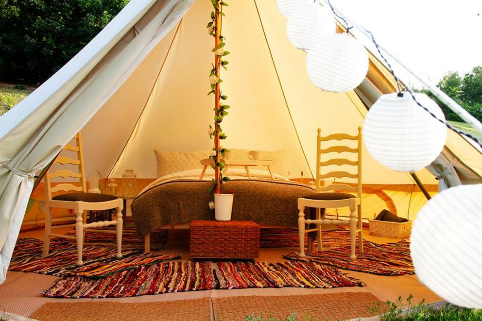 Lloyds Meadow Glamping Hotel Chester Exterior photo